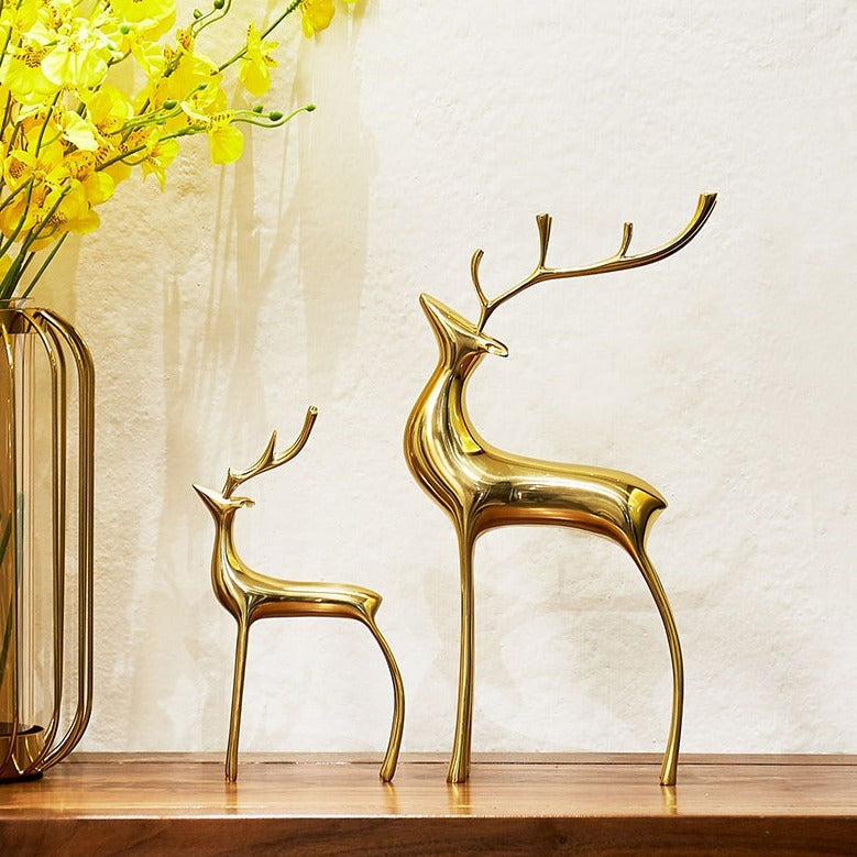 Vinterhorn Nordic Reindeer Sculptures
