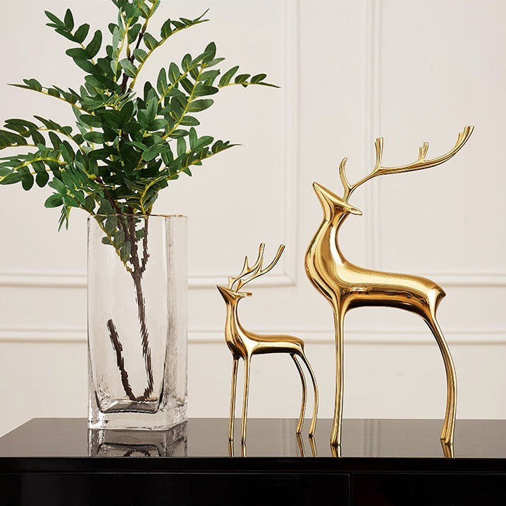 Vinterhorn Nordic Reindeer Sculptures